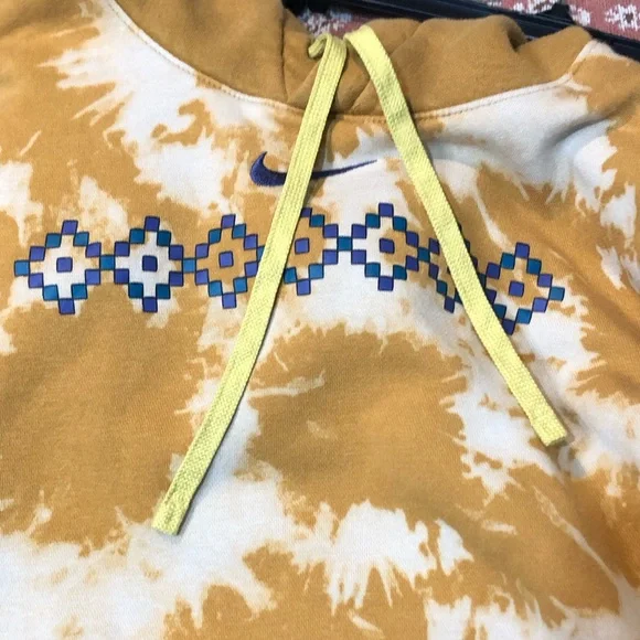 Nike Sportswear NSW N7 Club Fleece Pullover Hoodie Size Wheat